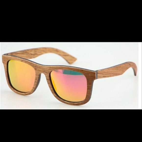 Batsch Accessories - Pineapple Wooden Frame sunglasses- Mirrored & Polarized